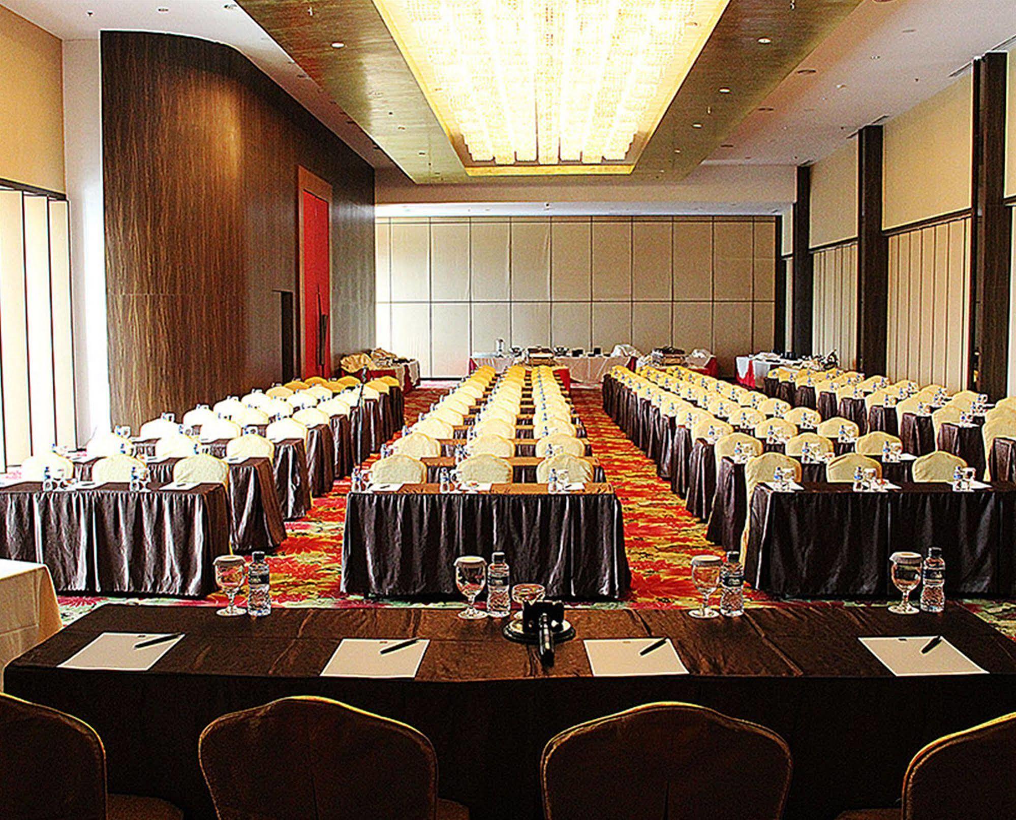 Hariston Hotel & Suites, Pluit - Jakarta Exterior photo