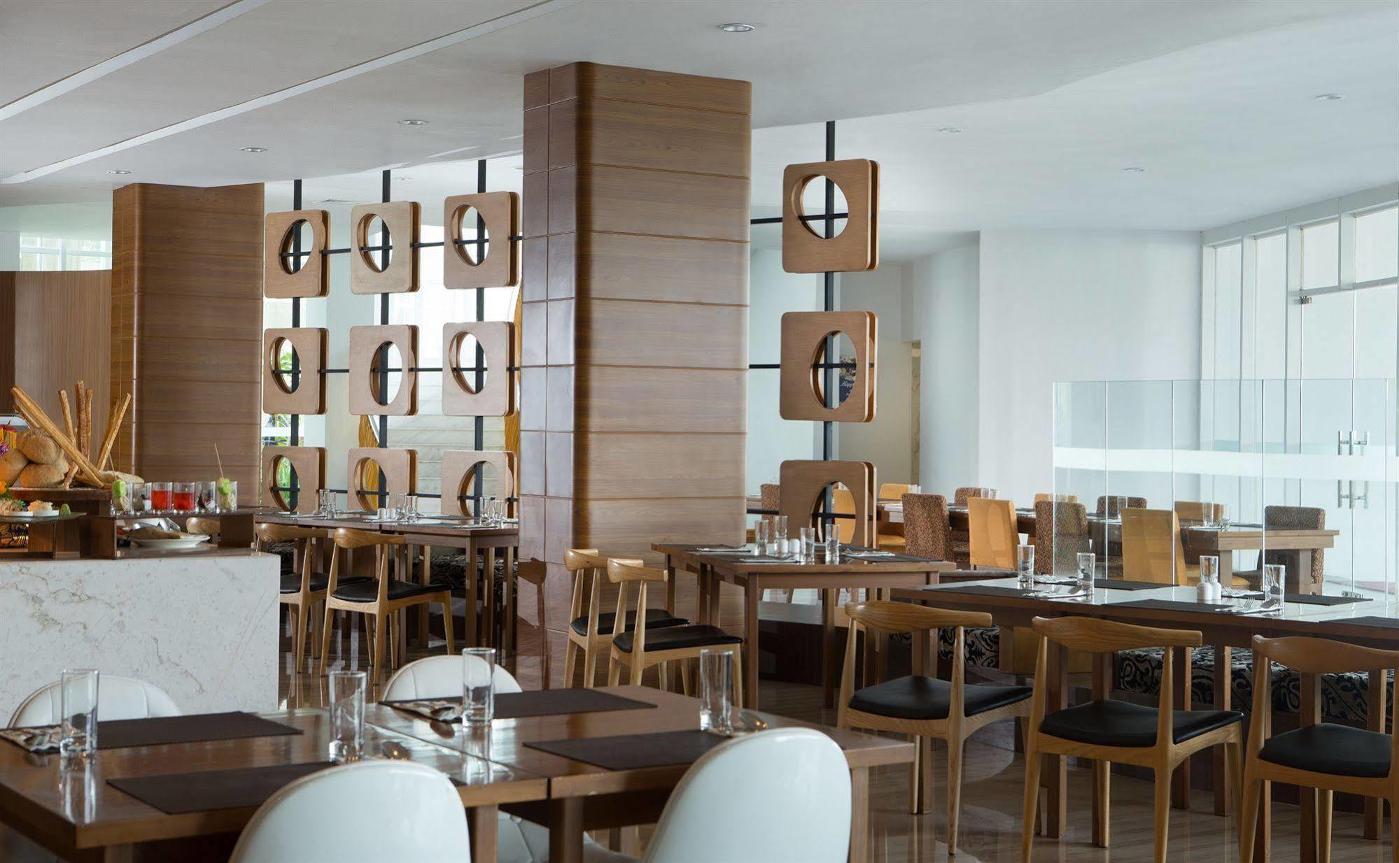 Hariston Hotel & Suites, Pluit - Jakarta Exterior photo